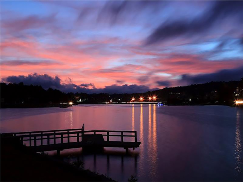 بحيرة شوان هوونغ Xuan Huong Lake