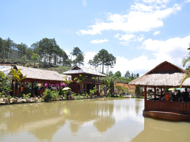 بحيرة الوحش في دالات Monster Lake Da Lat‬‬