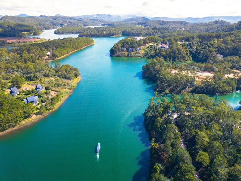 بحيرة توين لام ‪‪Tuyen Lam Lake‬‬