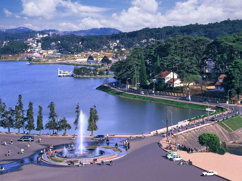 بحيرة زوان هونغ ‪‪Xuan Huong Lake‬‬