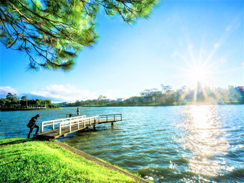 بحيرة زوان هونغ ‪‪Xuan Huong Lake‬‬