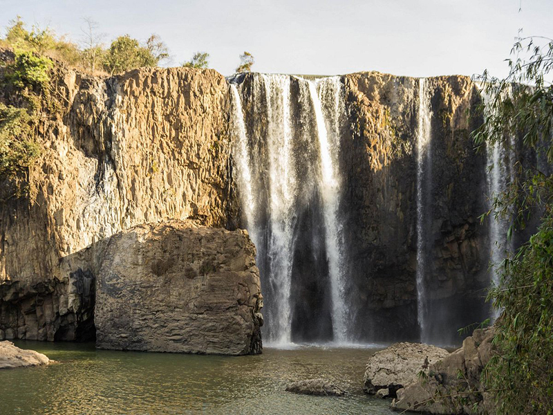 شلال باو باي ‪‪Bao Dai Waterfall 2