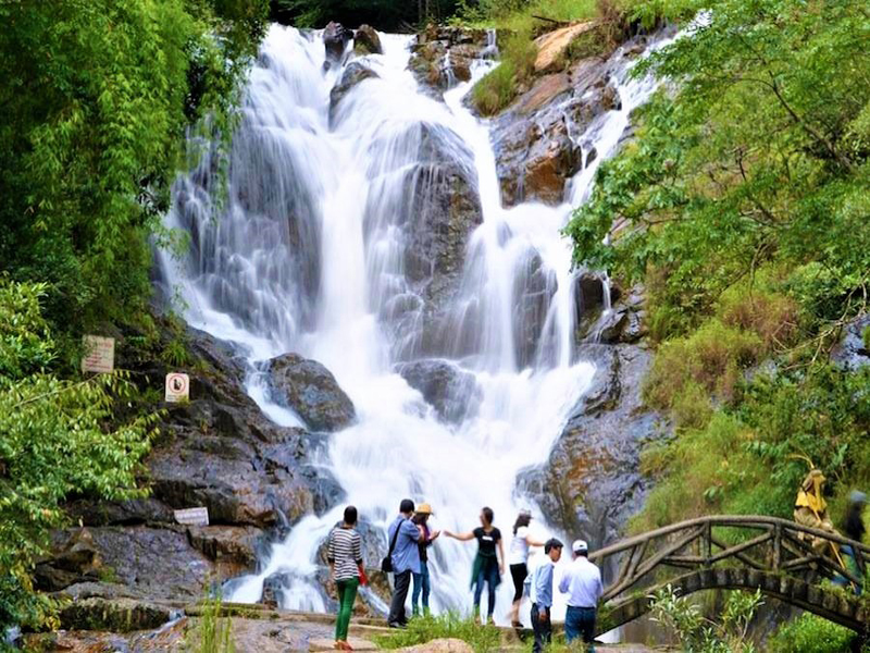 شلال داتانلا ‪‪Datanla Waterfall‬‬‬‬‬‬