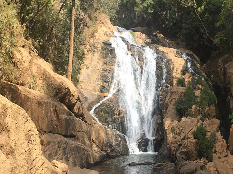 شلال هانج كوب Hang Cop Waterfall