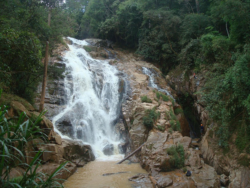 شلال هانج كوب Hang Cop Waterfall