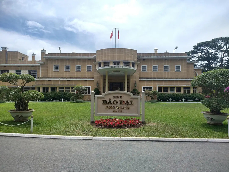 قصر باو داي الصيفي الأخير ‪‪Dalat Last King Summer Palace - Bao Dai Palace‬‬