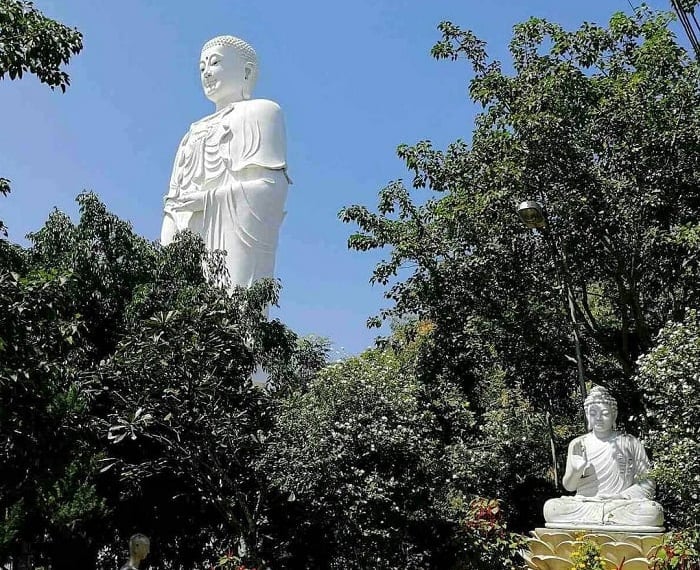 Nha%20Trang%20Tung%20Lam%20Lo%20Son%20Temple%201.jpg