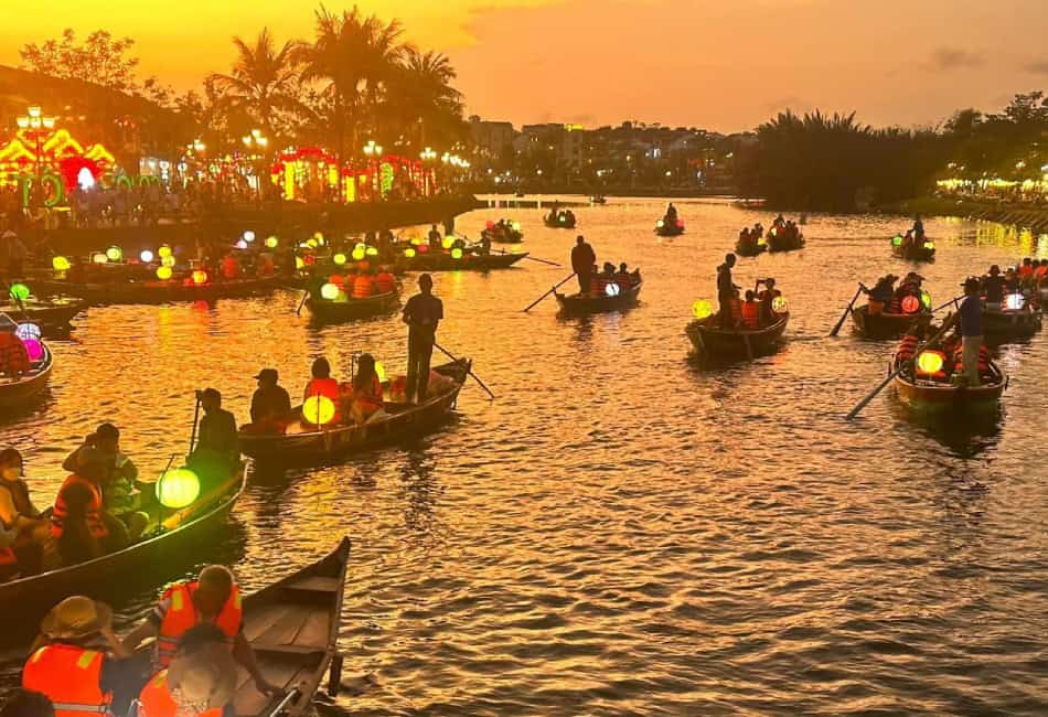 ضفة نهر هوي ان Hoi An Riverside