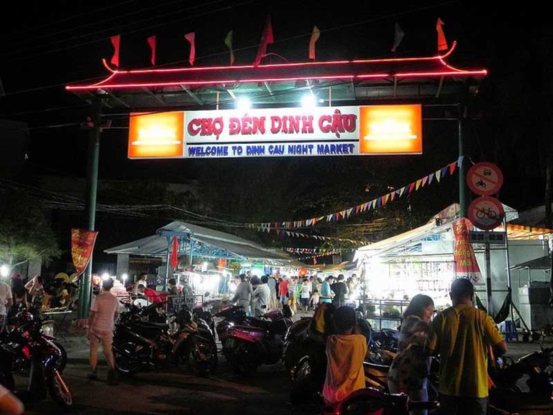 Dinh%20Cau%20Night%20Market%20Phu%20Quoc%20%20vietnam3.jpg