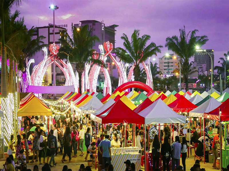 السوق الليلي Night Market Da Nang